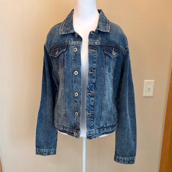 #109 Women’s Vintage-Inspired Blue Denim Jacket with Embroidery. Like New! - Picture 2 of 12